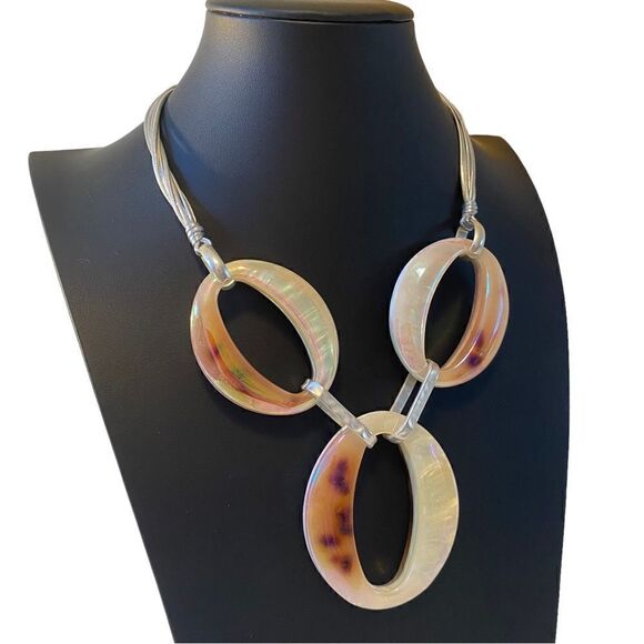 Rush by Denis & Charles 3 Ring Acrylic Iridescent Shell Like Necklace. - Picture 2 of 5